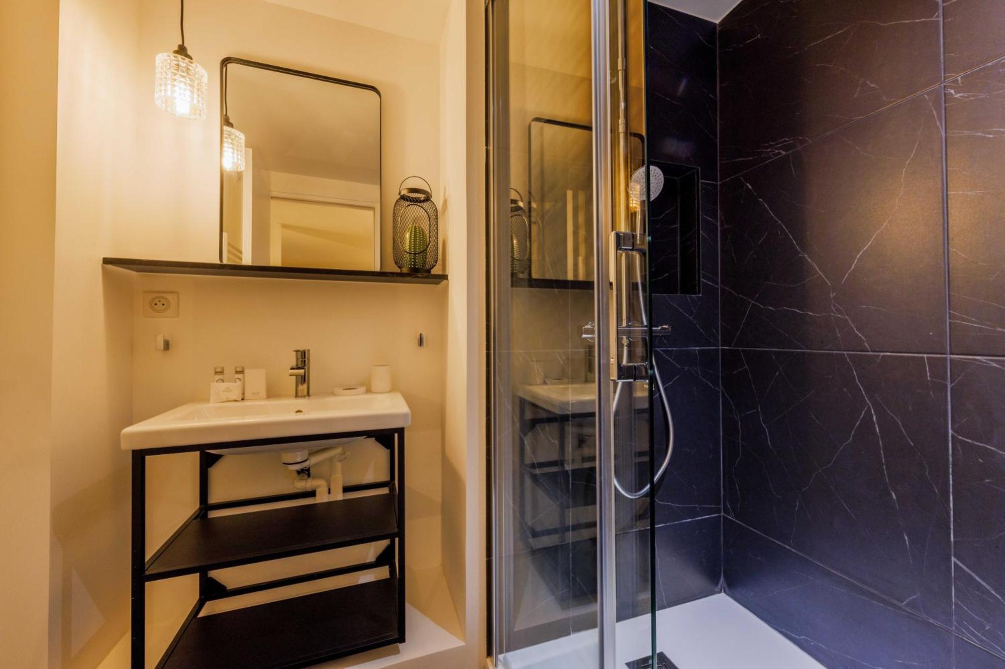 パリExceptionnel Duplex A Proximite De Montmartre!アパートメント エクステリア 写真